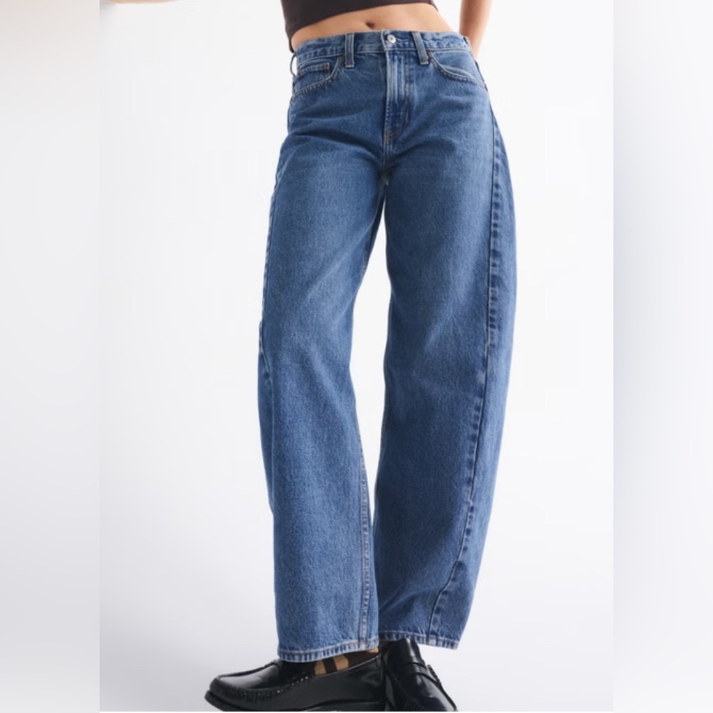 Abercrombie & Fitch Ultra Barrel Blue Denim Jeans - Picture 2 of 6